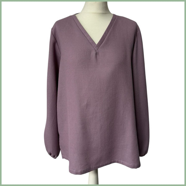 Shirt mit V-Ausschnitt Gr. 40/42